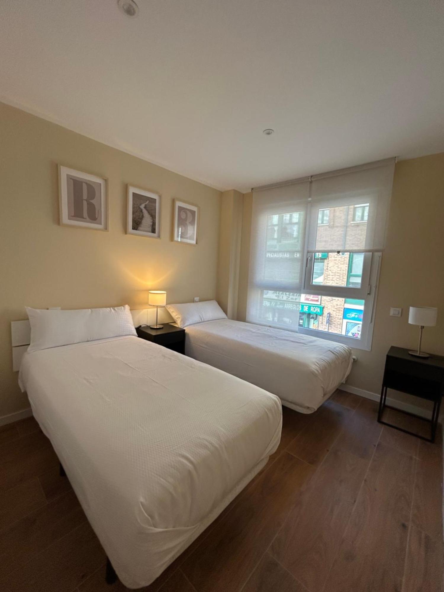 Apartamentos Turisticos Aeropuerto Barajas Madrid Eksteriør billede