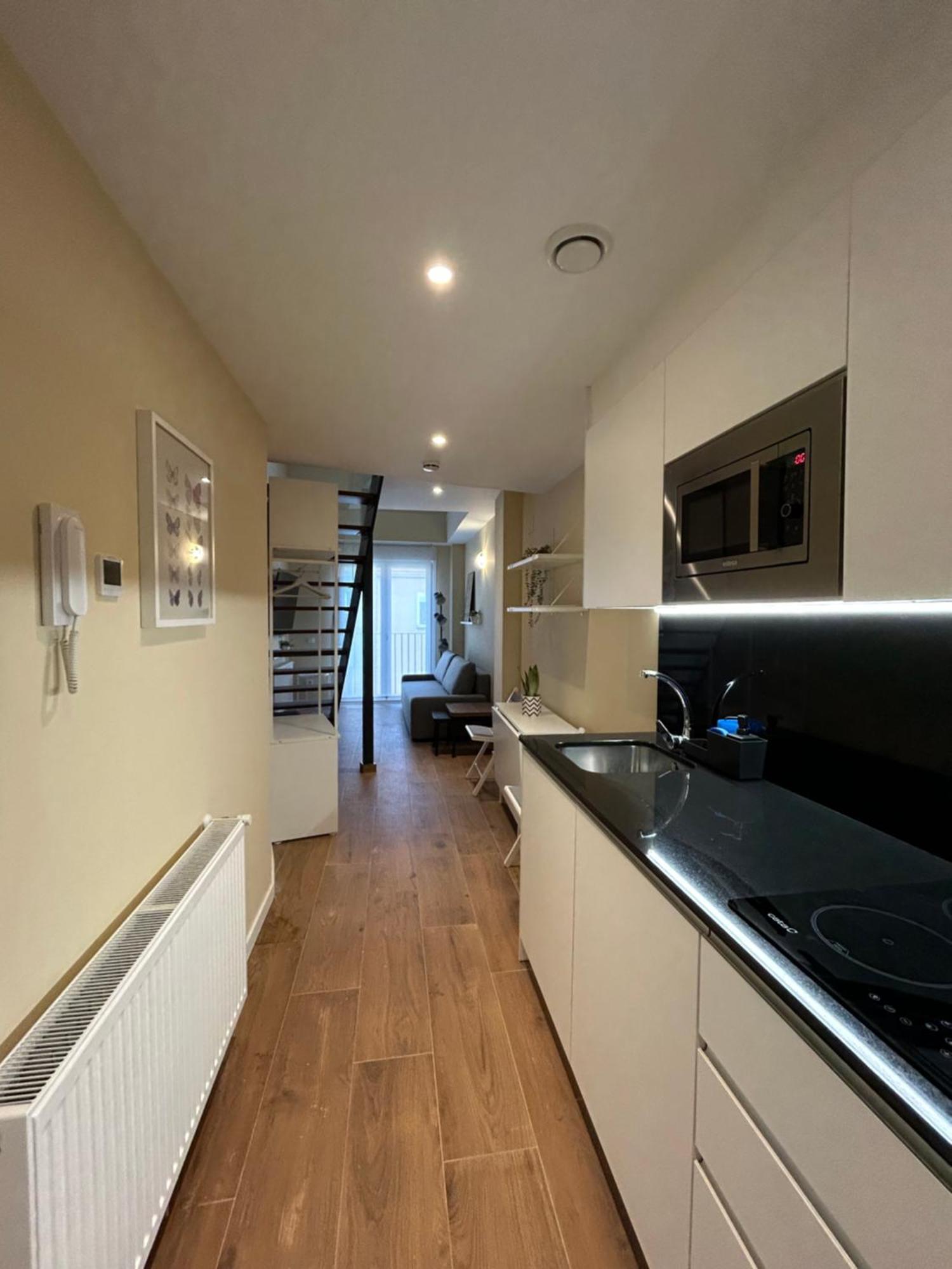 Apartamentos Turisticos Aeropuerto Barajas Madrid Eksteriør billede