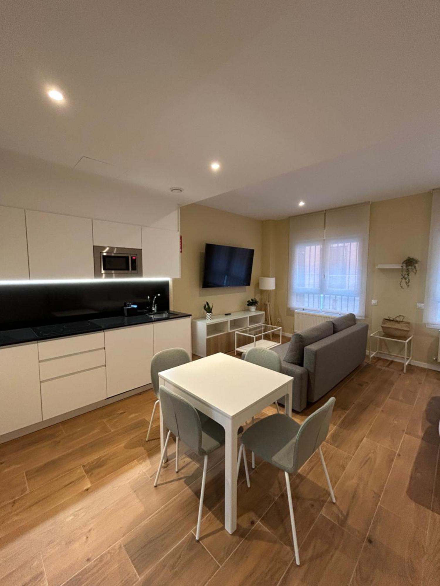 Apartamentos Turisticos Aeropuerto Barajas Madrid Eksteriør billede
