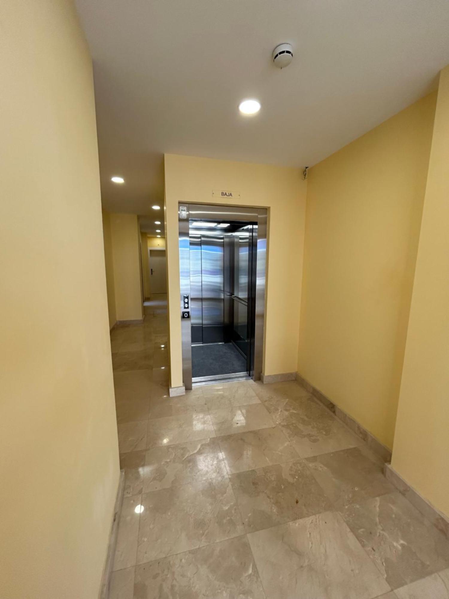Apartamentos Turisticos Aeropuerto Barajas Madrid Eksteriør billede
