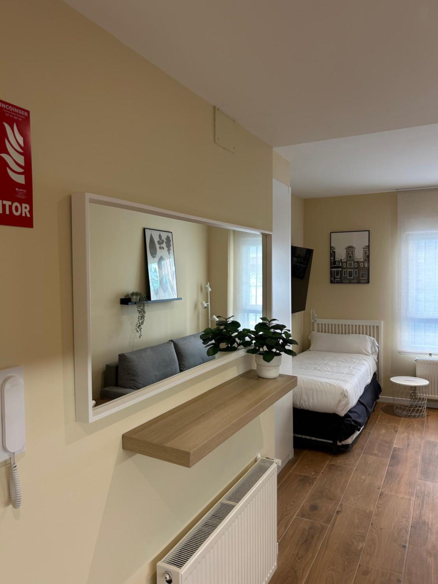 Apartamentos Turisticos Aeropuerto Barajas Madrid Eksteriør billede