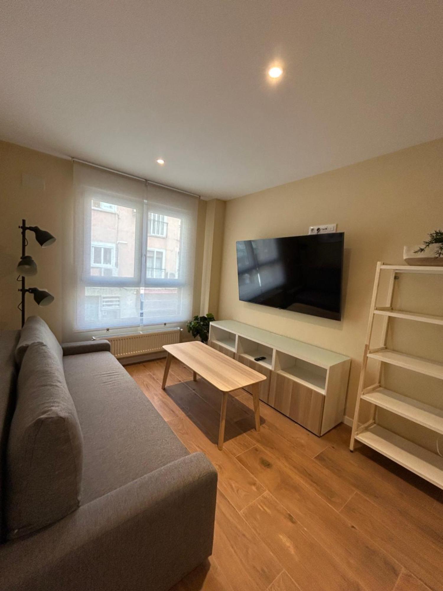 Apartamentos Turisticos Aeropuerto Barajas Madrid Eksteriør billede