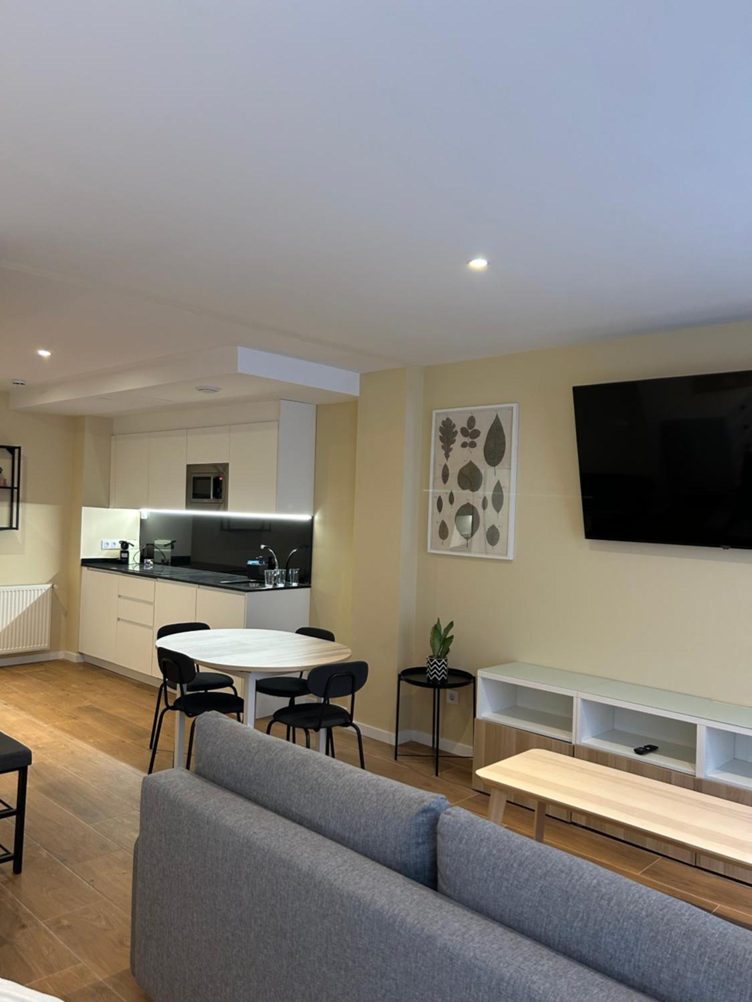 Apartamentos Turisticos Aeropuerto Barajas Madrid Eksteriør billede
